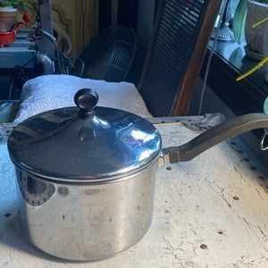 Farberware 3 Qt Stain Steel Sauce Pan& Lid